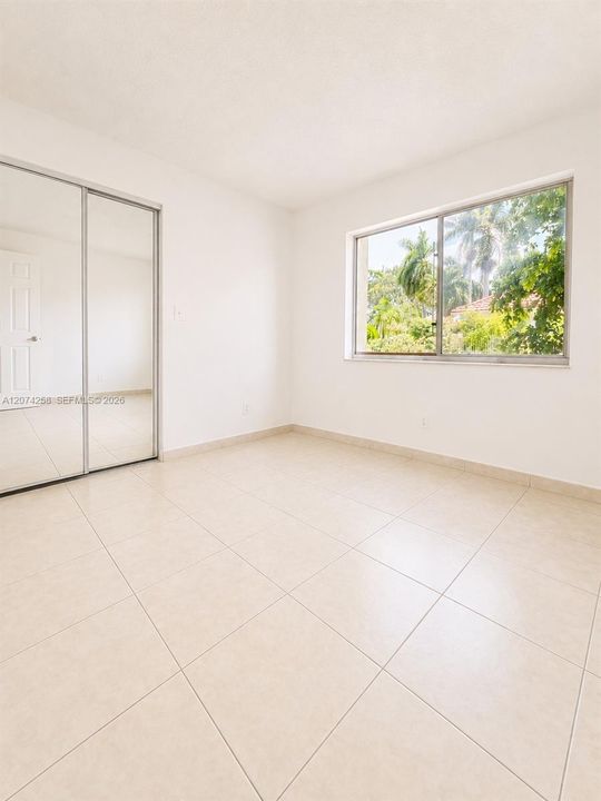 For Rent: $1,895 (2 beds, 1 baths, 8140 Square Feet)