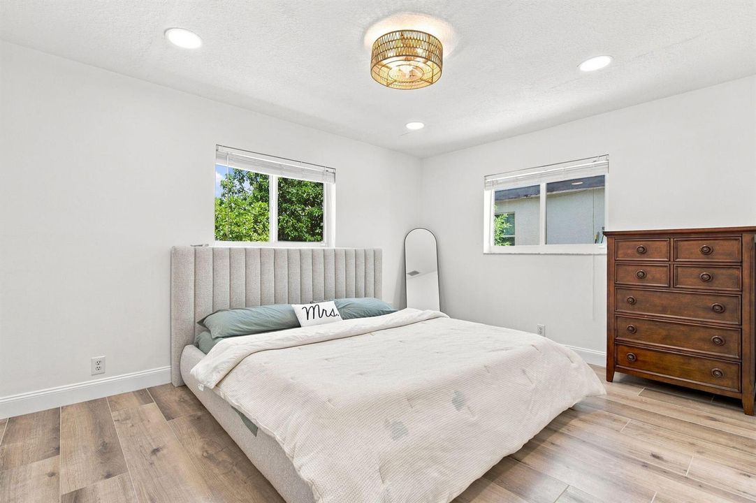 10-web-or-mls-7741-sw-1st-st
