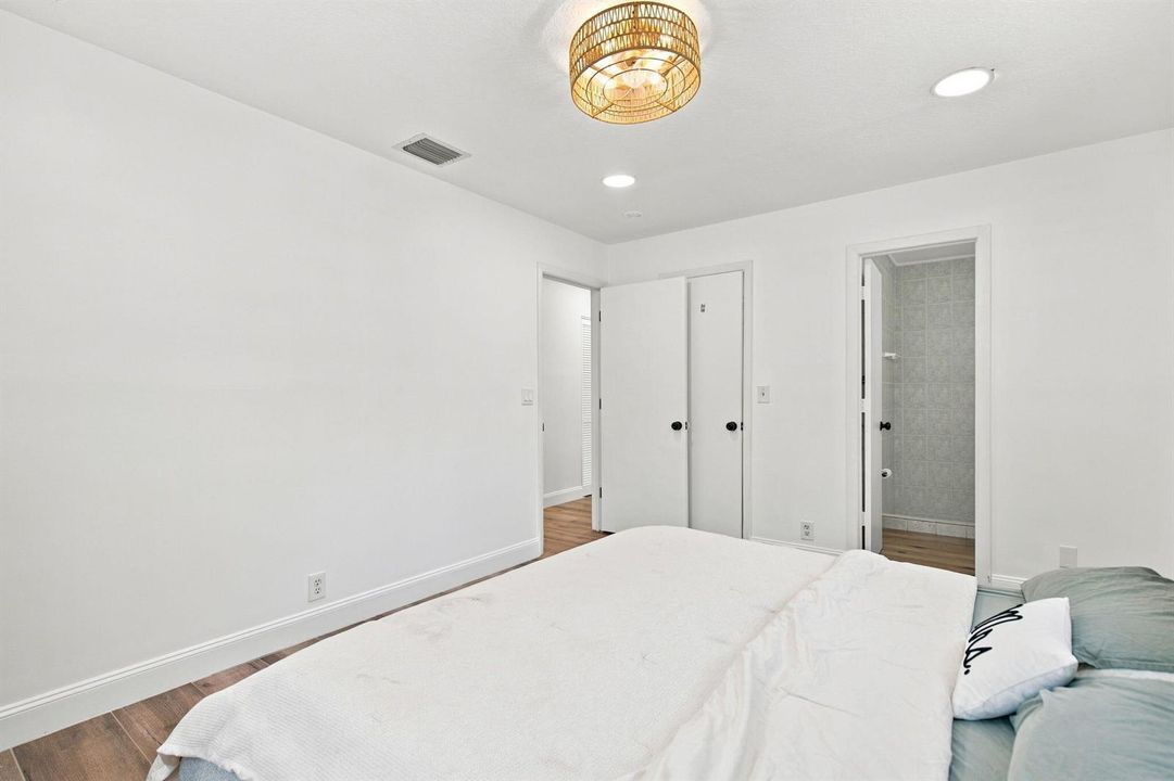 11-web-or-mls-7741-sw-1st-st
