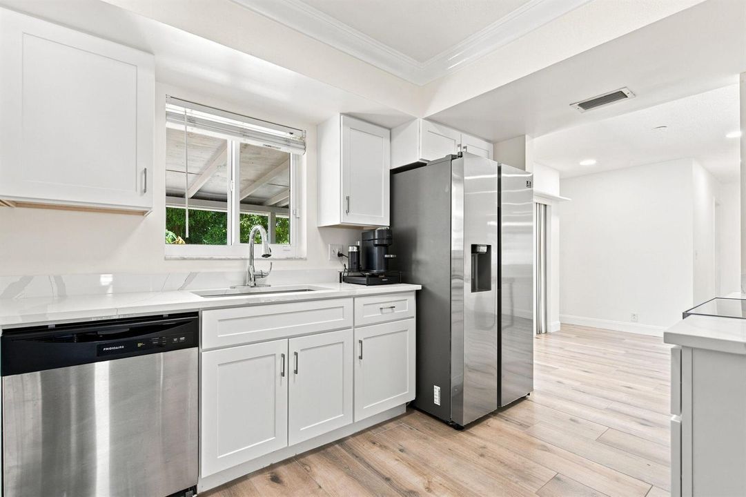 9-web-or-mls-7741-sw-1st-st