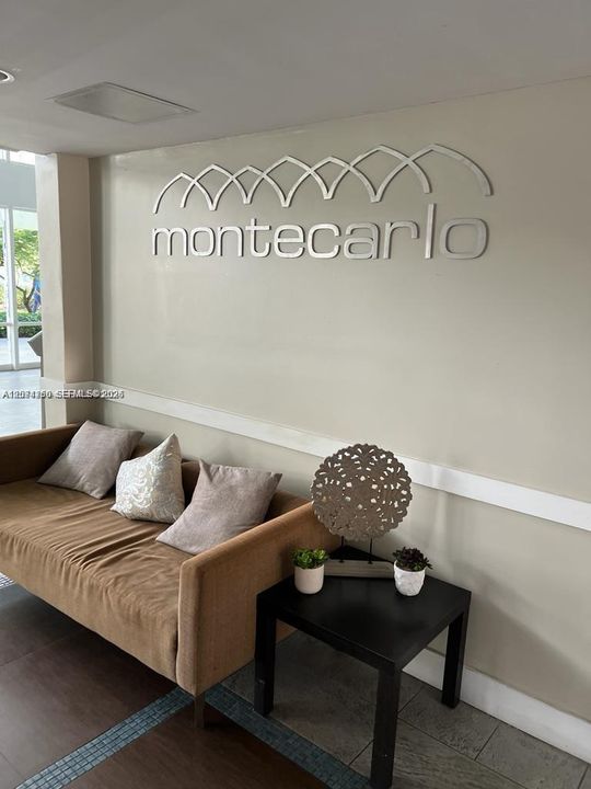For Rent: $1,490 (1 beds, 1 baths, 826 Square Feet)