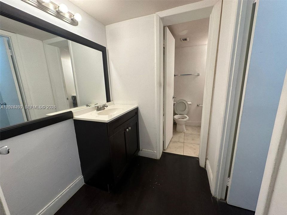 For Rent: $1,490 (1 beds, 1 baths, 826 Square Feet)