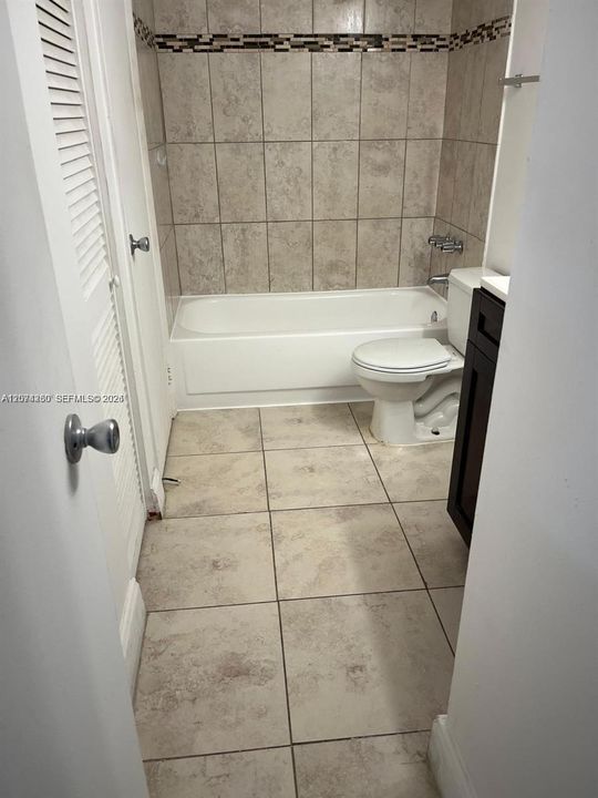 For Rent: $1,490 (1 beds, 1 baths, 826 Square Feet)