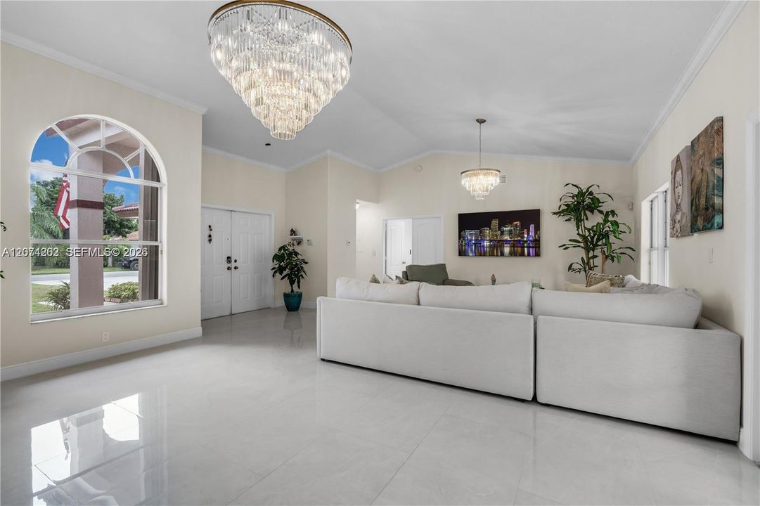 For Sale: $899,000 (5 beds, 3 baths, 2832 Square Feet)