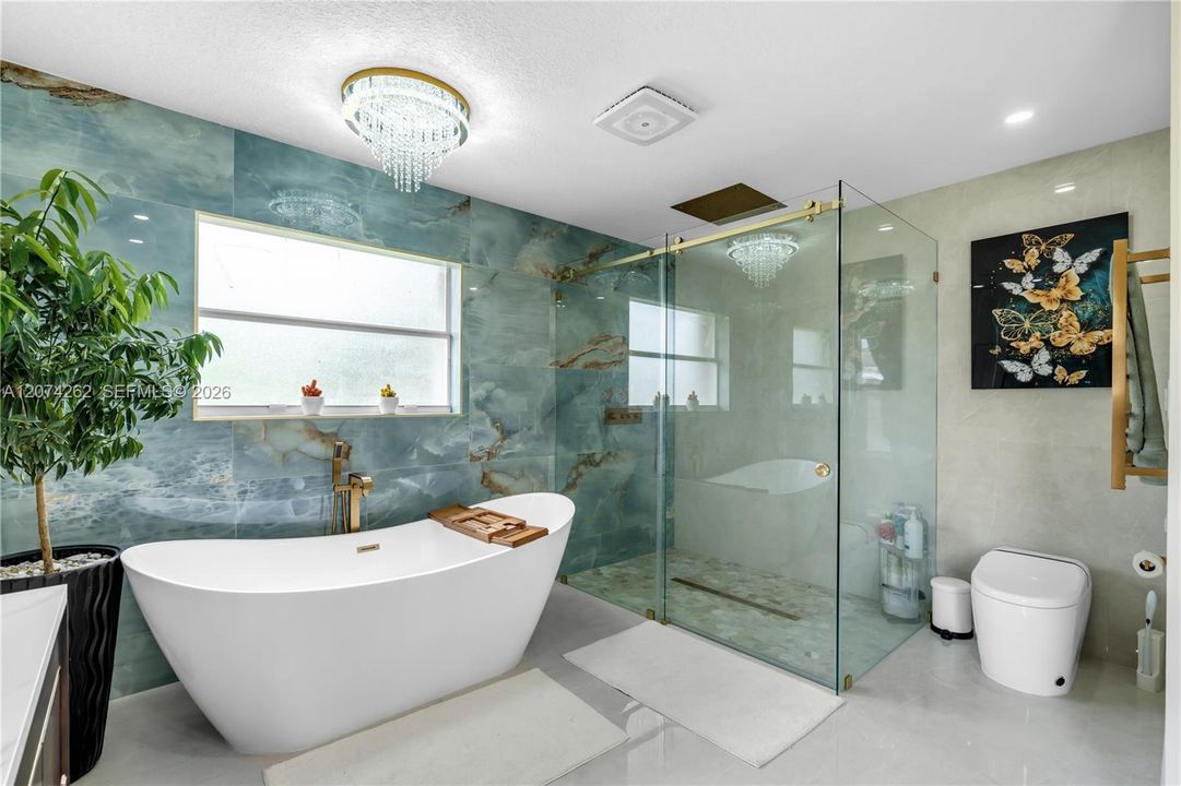 For Sale: $899,000 (5 beds, 3 baths, 2832 Square Feet)