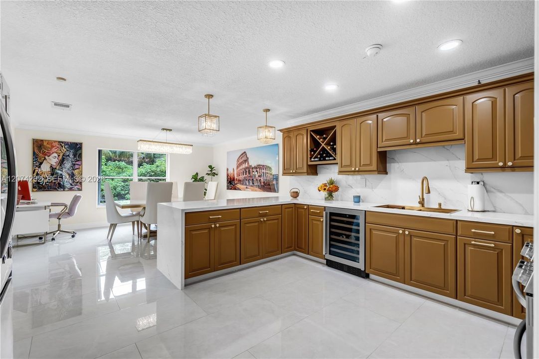 For Sale: $899,000 (5 beds, 3 baths, 2832 Square Feet)