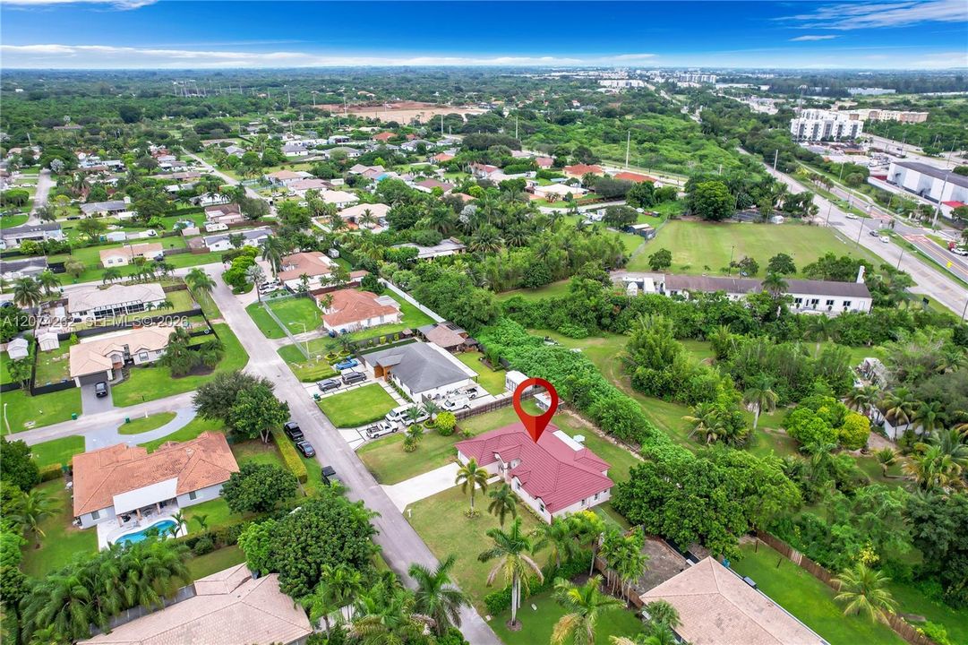 For Sale: $899,000 (5 beds, 3 baths, 2832 Square Feet)