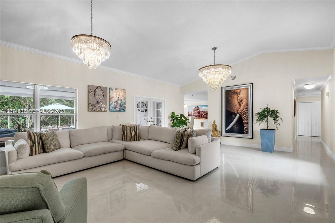 For Sale: $899,000 (5 beds, 3 baths, 2832 Square Feet)