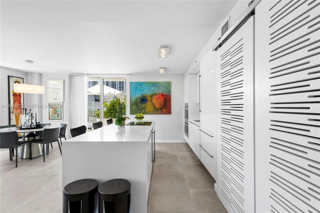 For Sale: $2,090,000 (2 beds, 2 baths, 1334 Square Feet)