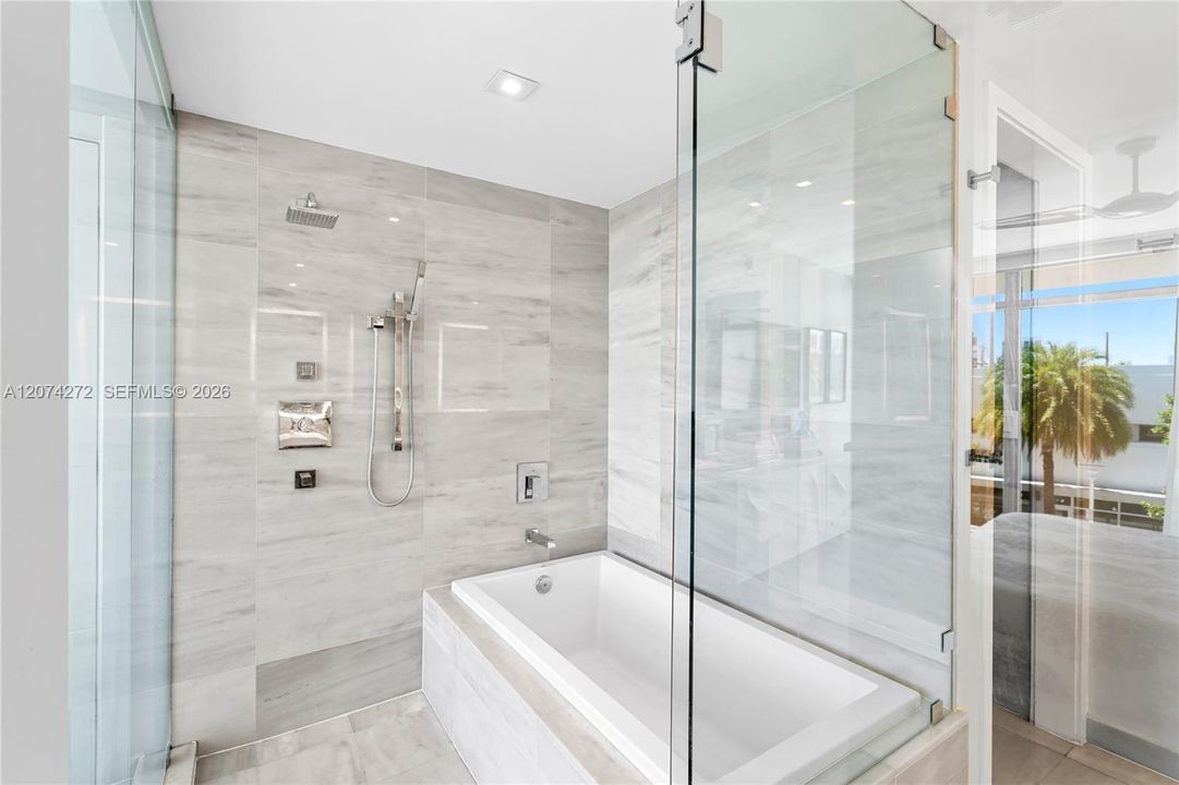 For Sale: $2,090,000 (2 beds, 2 baths, 1334 Square Feet)