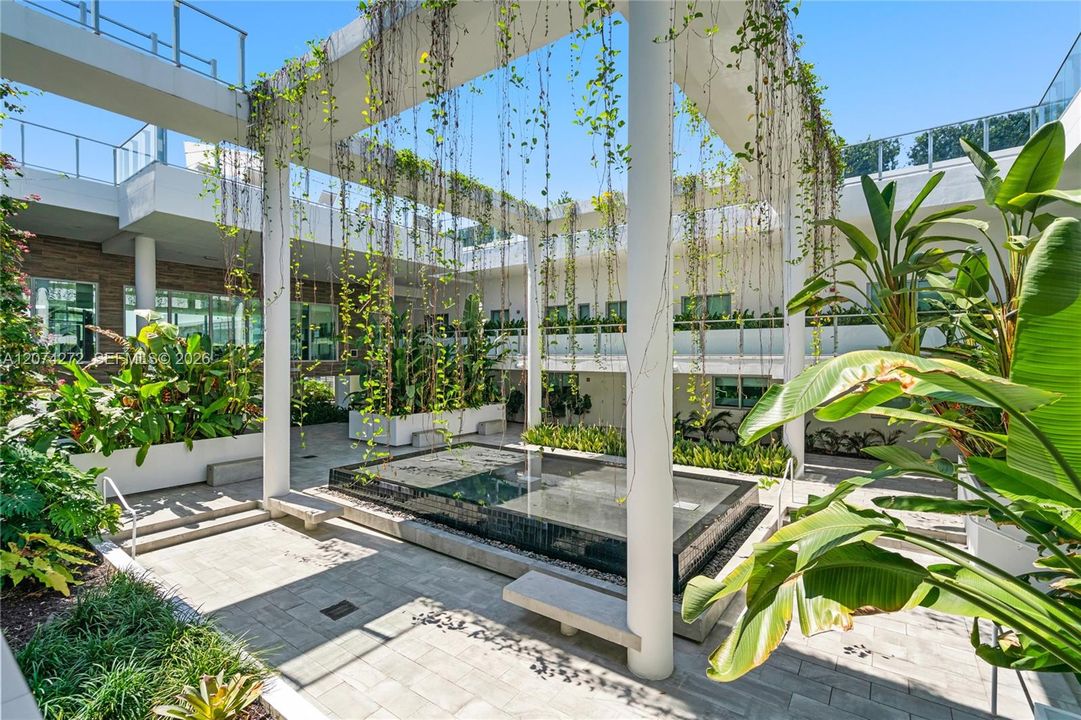 For Sale: $2,090,000 (2 beds, 2 baths, 1334 Square Feet)