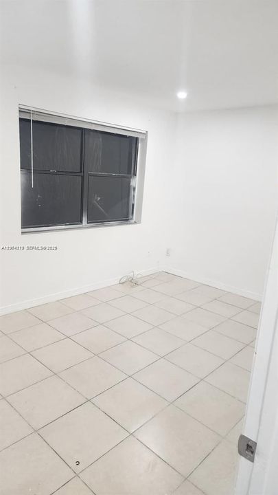 For Rent: $2,100 (2 beds, 1 baths, 2995 Square Feet)