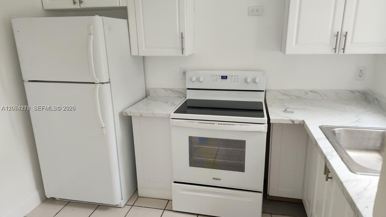 For Rent: $2,100 (2 beds, 1 baths, 2995 Square Feet)