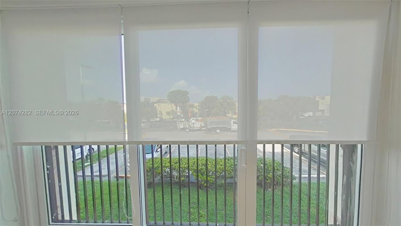 出租: $2,000 (1 贝兹, 1 浴室, 776 平方英尺)