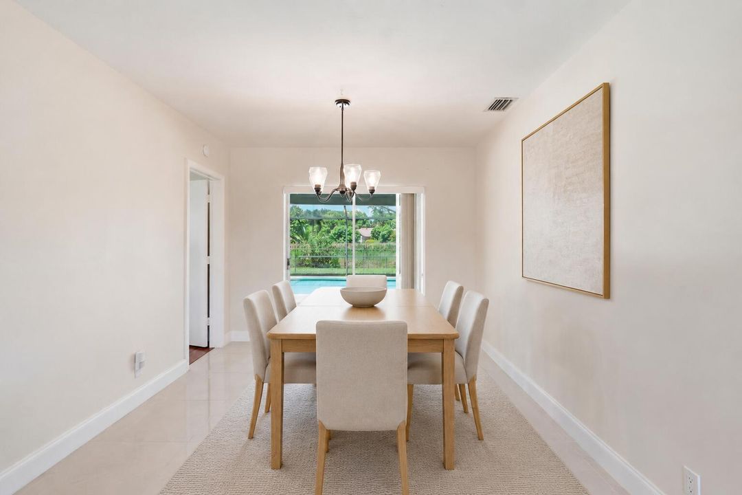 05_Dining_Room