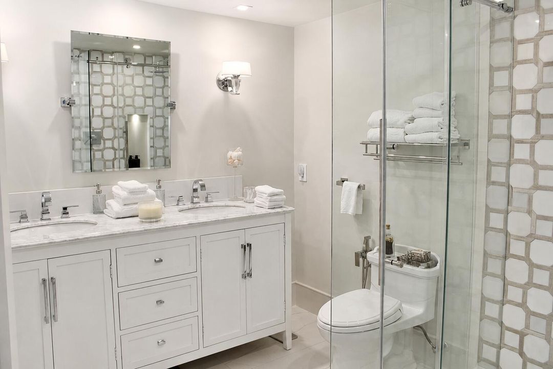 Main Suite Bath