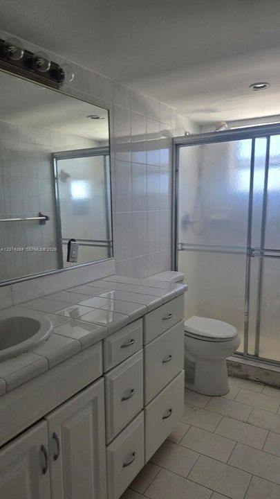 For Rent: $2,600 (2 beds, 2 baths, 1086 Square Feet)