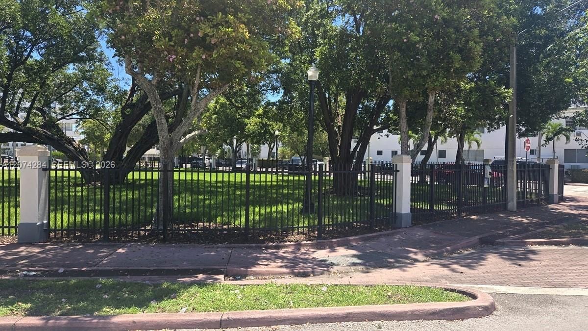 For Rent: $2,600 (2 beds, 2 baths, 1086 Square Feet)