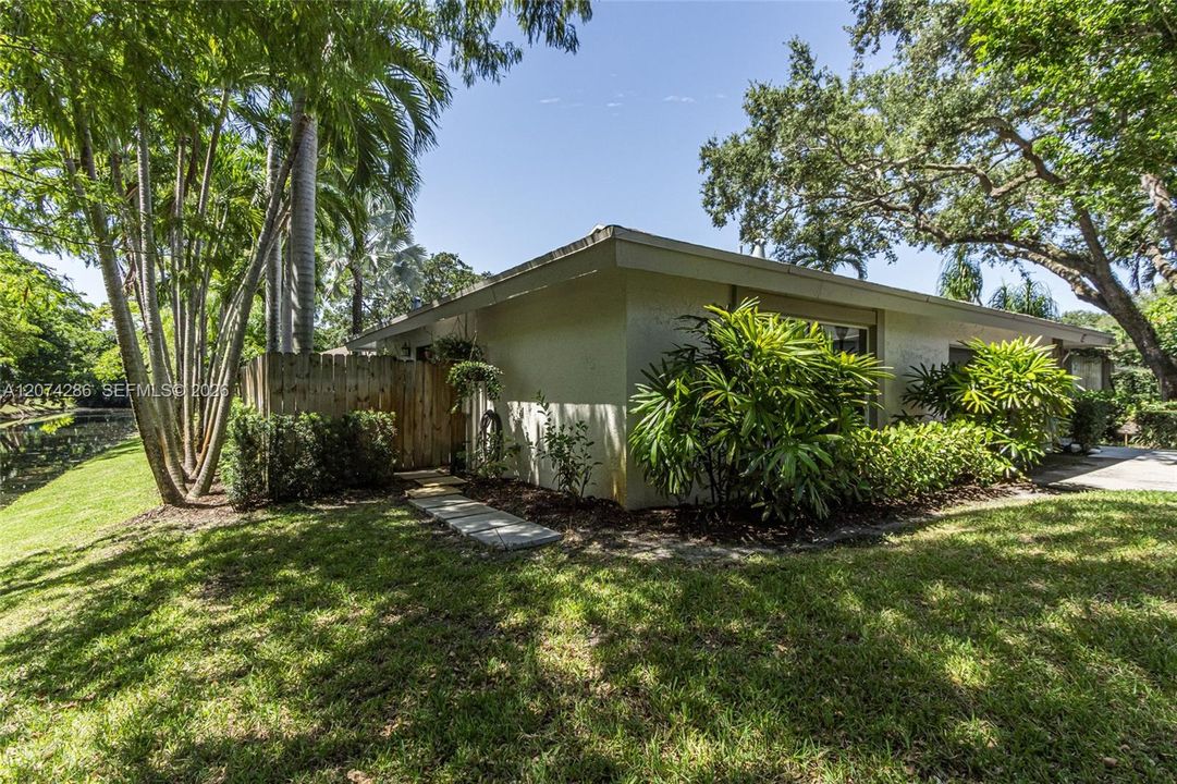 For Sale: $775,000 (3 beds, 2 baths, 2043 Square Feet)