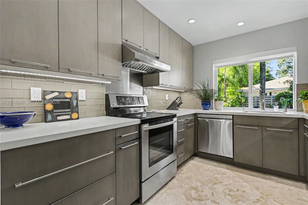For Sale: $775,000 (3 beds, 2 baths, 2043 Square Feet)