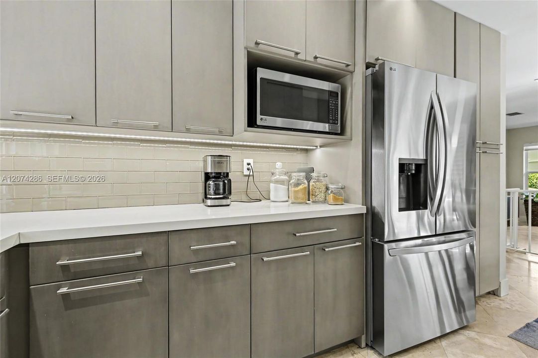 For Sale: $775,000 (3 beds, 2 baths, 2043 Square Feet)