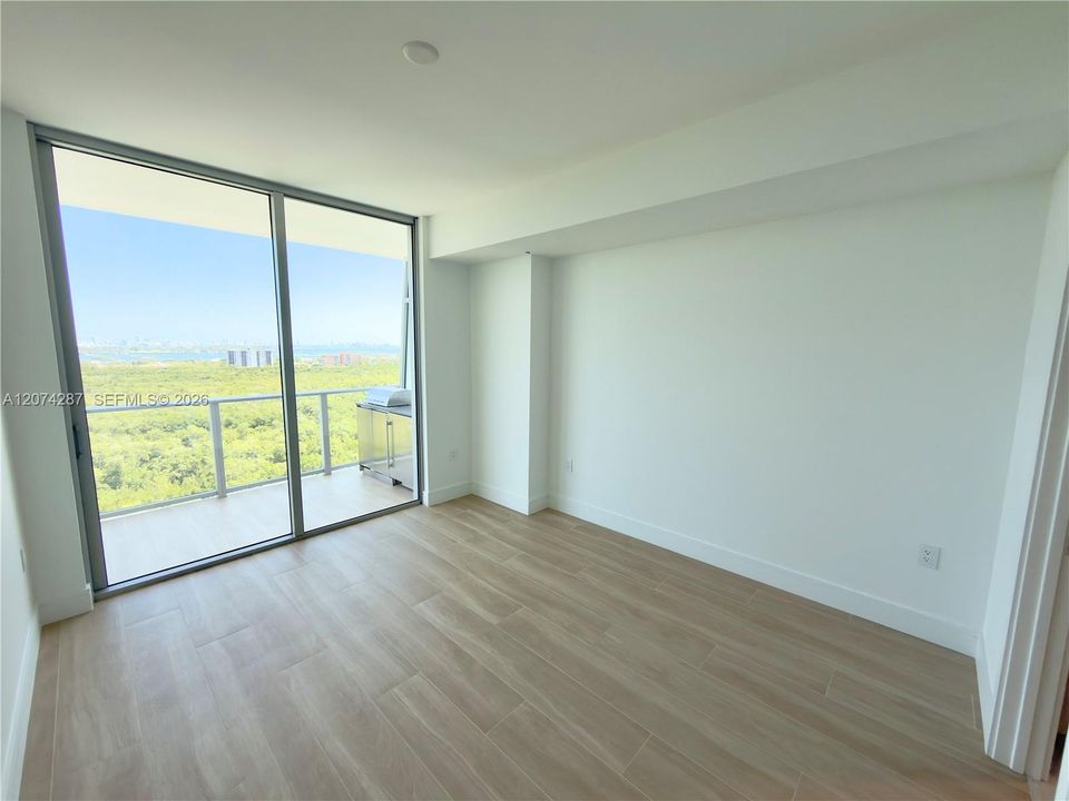 For Sale: $1,850,000 (2 beds, 3 baths, 1334 Square Feet)