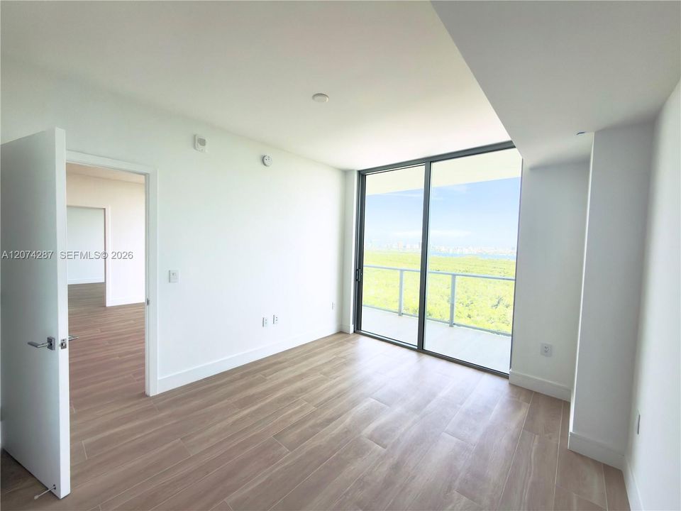 For Sale: $1,850,000 (2 beds, 3 baths, 1334 Square Feet)