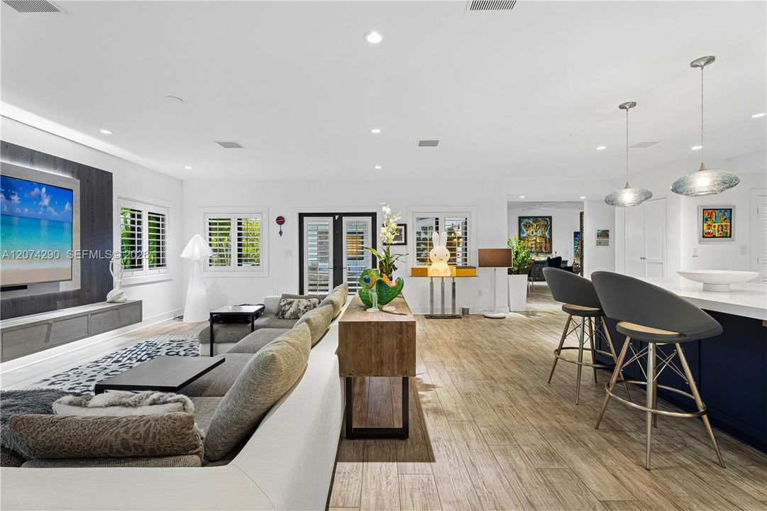 For Rent: $18,000 (3 beds, 3 baths, 2774 Square Feet)