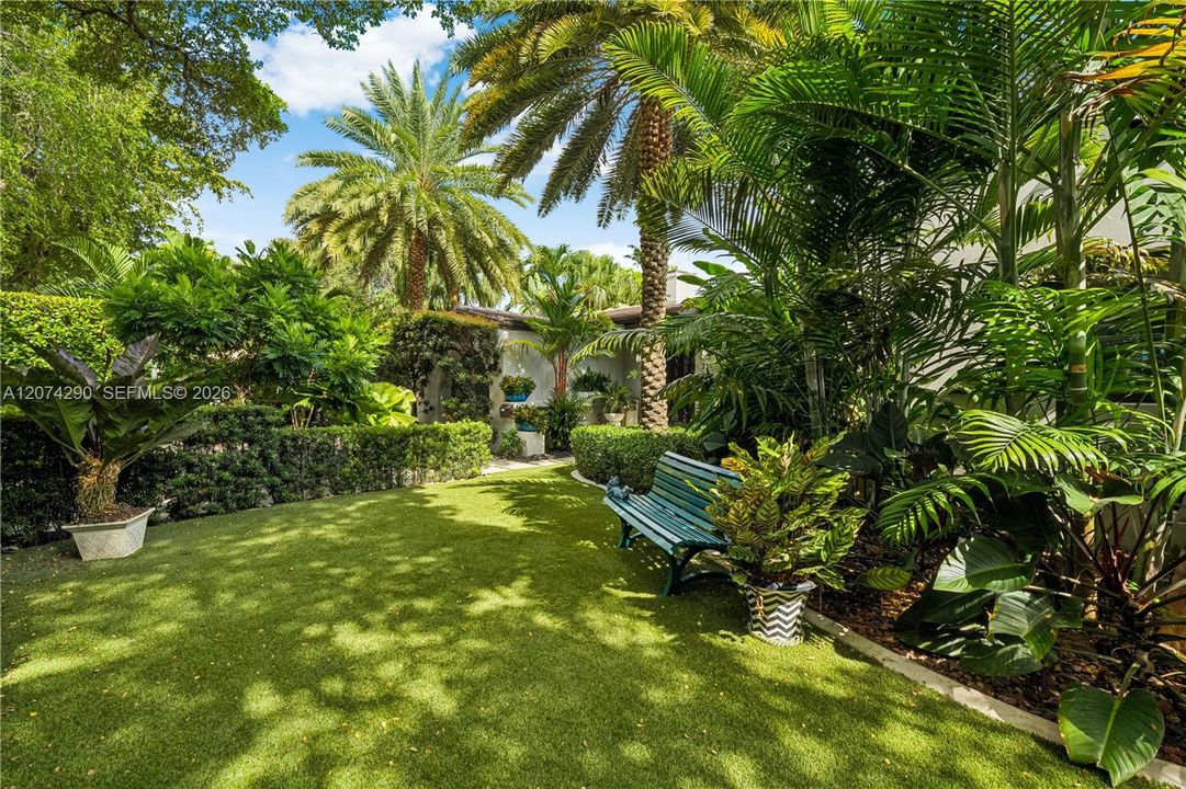 For Rent: $18,000 (3 beds, 3 baths, 2774 Square Feet)