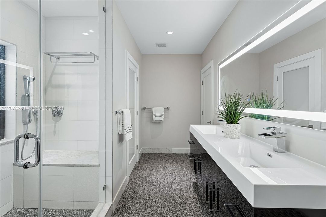 For Rent: $18,000 (3 beds, 3 baths, 2774 Square Feet)