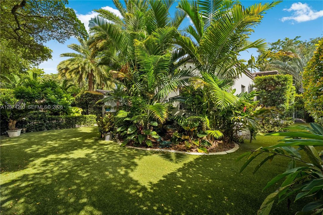 For Rent: $18,000 (3 beds, 3 baths, 2774 Square Feet)