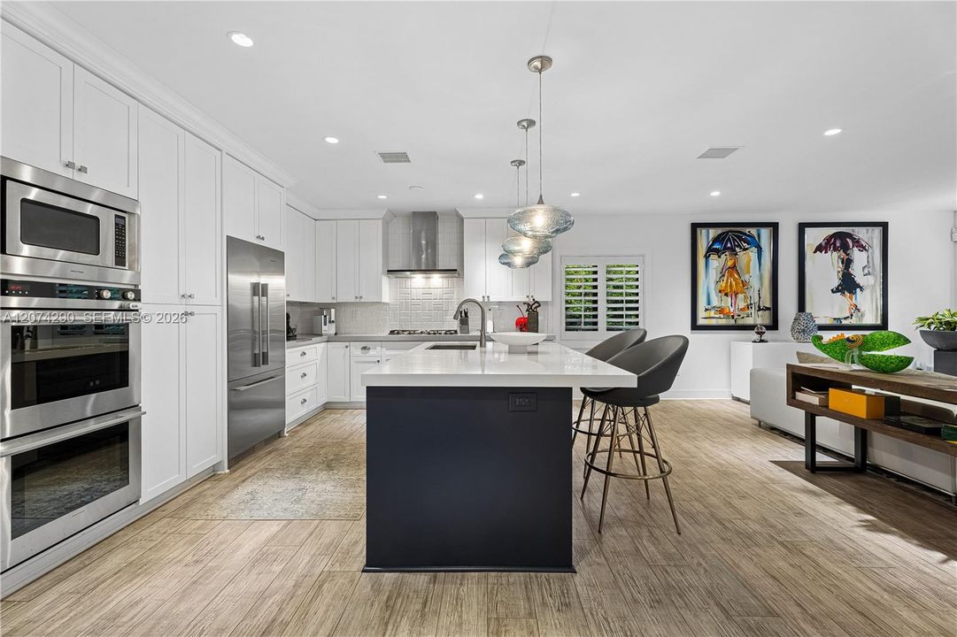 For Rent: $18,000 (3 beds, 3 baths, 2774 Square Feet)