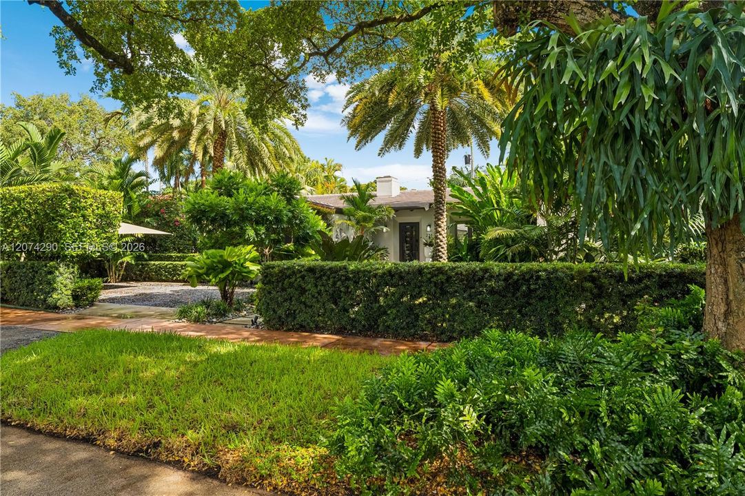 For Rent: $18,000 (3 beds, 3 baths, 2774 Square Feet)