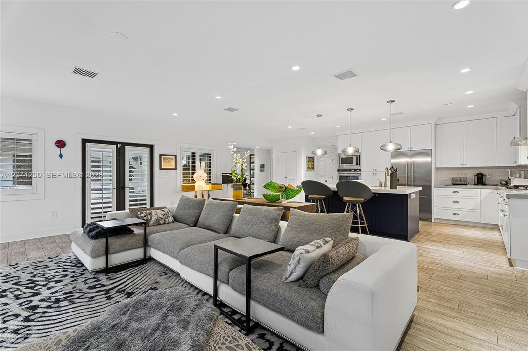 For Rent: $18,000 (3 beds, 3 baths, 2774 Square Feet)