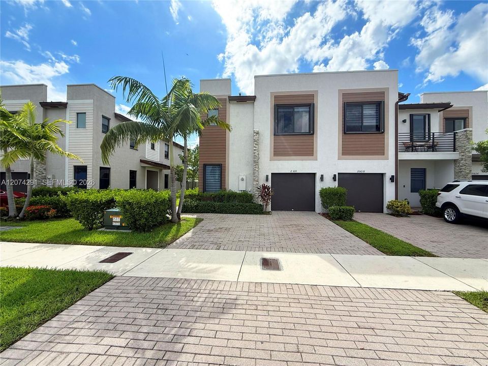 For Rent: $4,200 (4 beds, 3 baths, 2086 Square Feet)