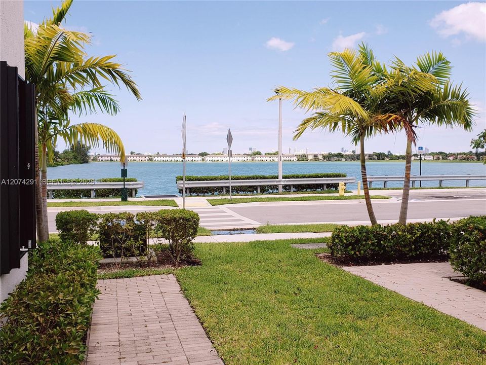 For Rent: $4,200 (4 beds, 3 baths, 2086 Square Feet)