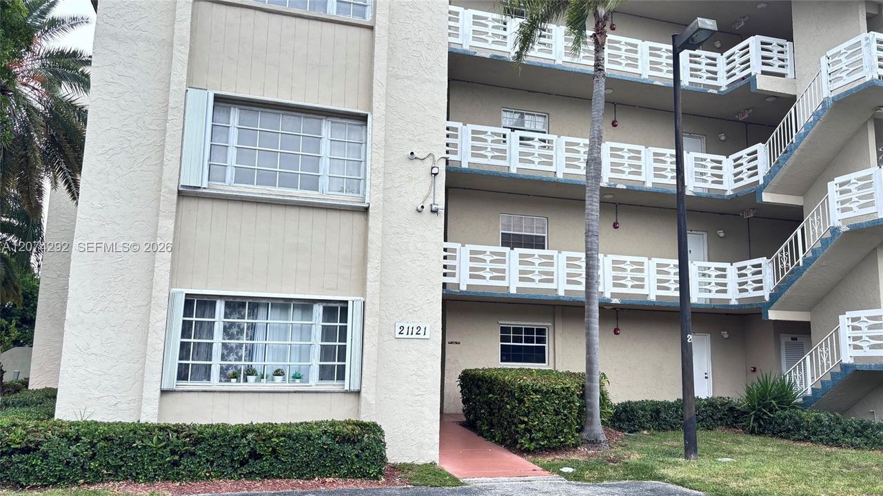 For Sale: $169,990 (0 beds, 1 baths, 543 Square Feet)