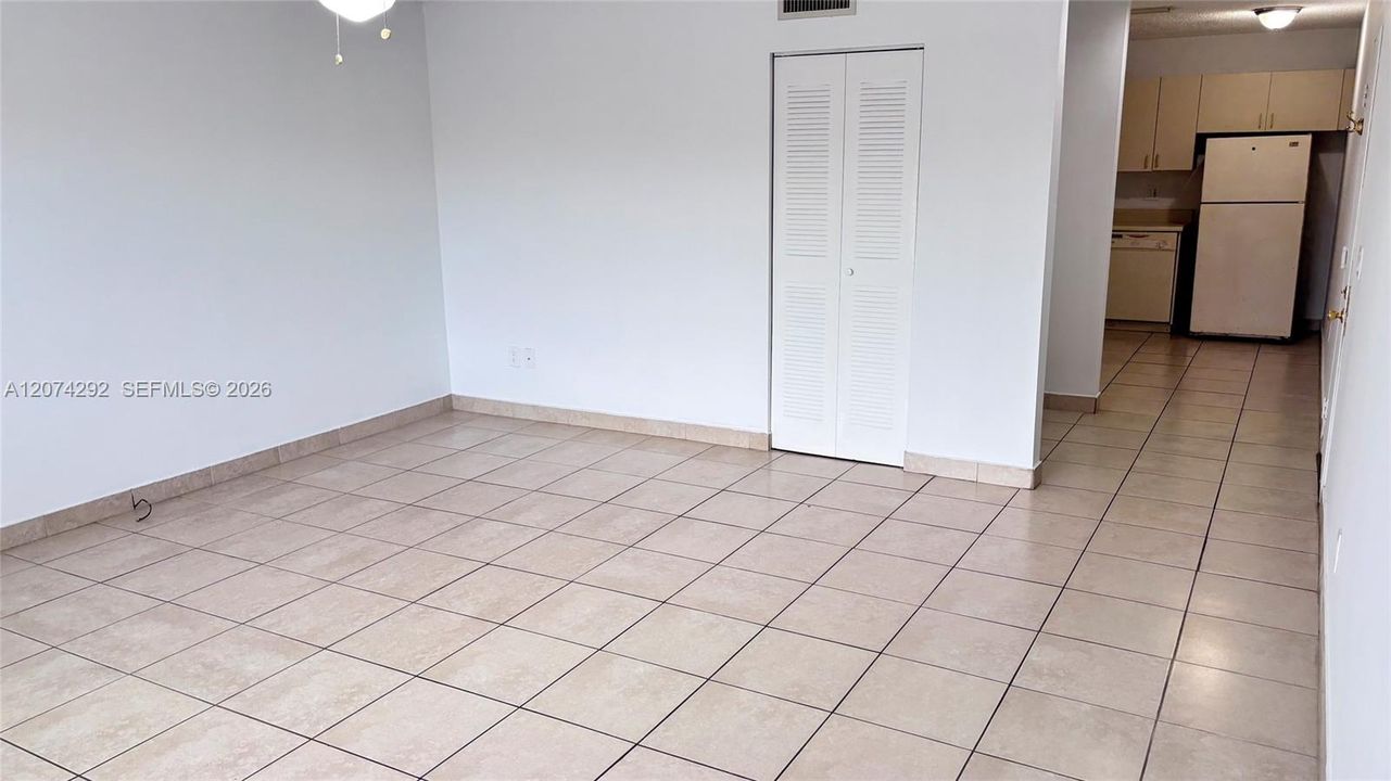 For Sale: $169,990 (0 beds, 1 baths, 543 Square Feet)