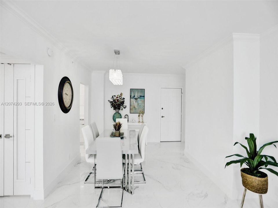 For Rent: $2,800 (1 beds, 1 baths, 835 Square Feet)