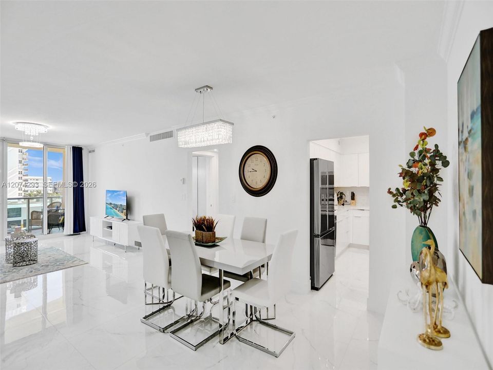 For Rent: $2,800 (1 beds, 1 baths, 835 Square Feet)