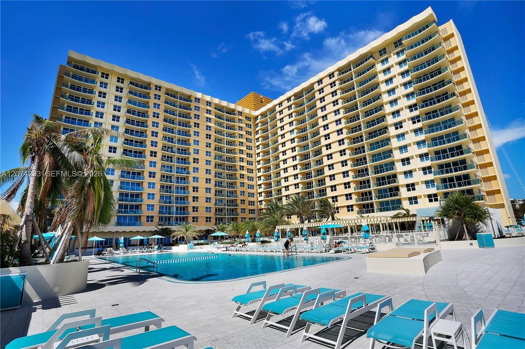 For Rent: $2,800 (1 beds, 1 baths, 835 Square Feet)