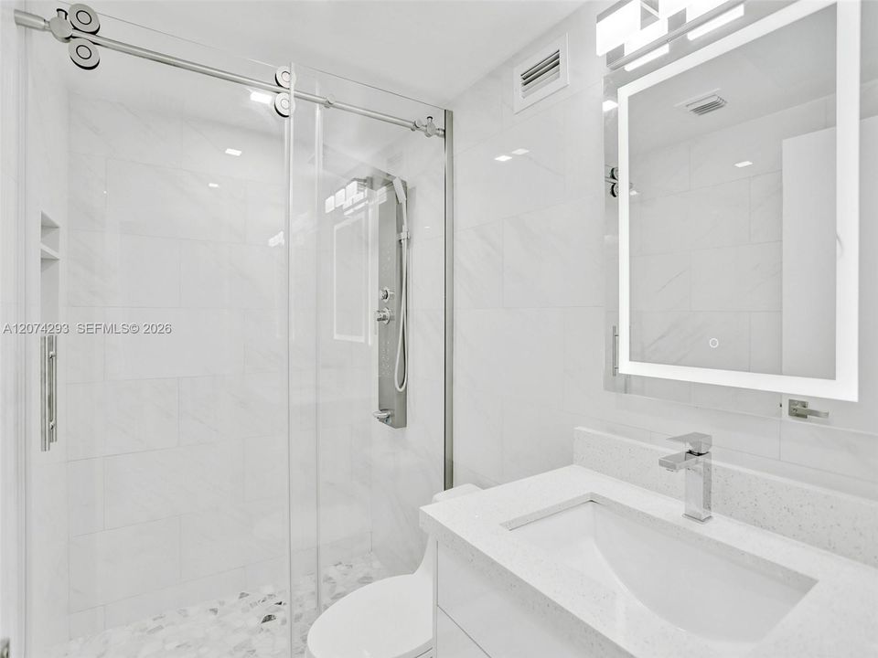 For Rent: $2,800 (1 beds, 1 baths, 835 Square Feet)