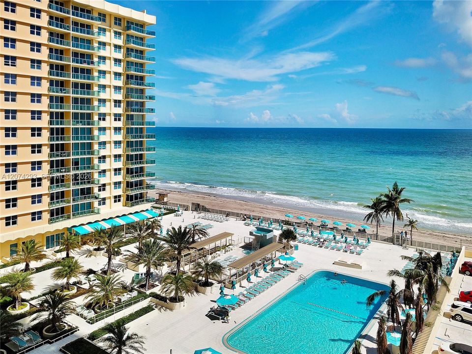 For Rent: $2,800 (1 beds, 1 baths, 835 Square Feet)