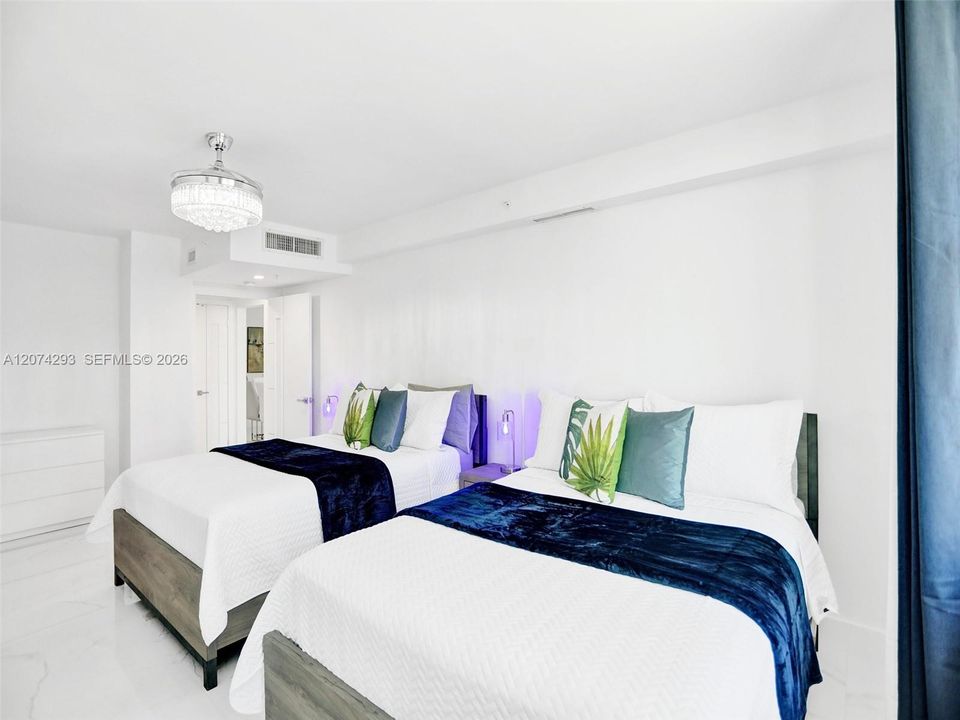 For Rent: $2,800 (1 beds, 1 baths, 835 Square Feet)