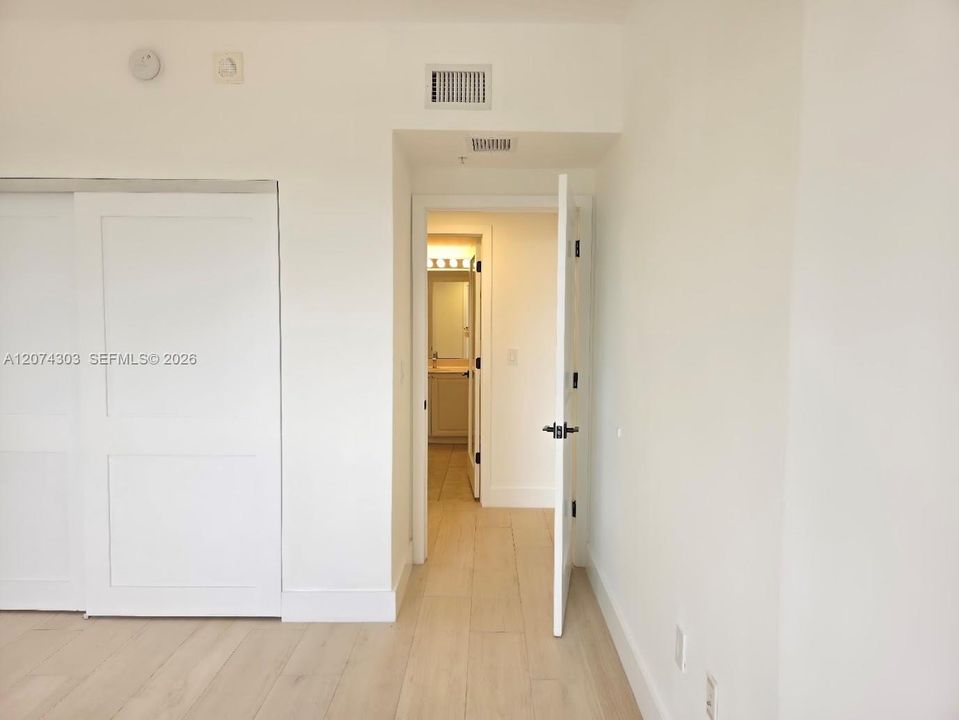 For Rent: $3,490 (2 beds, 2 baths, 1162 Square Feet)