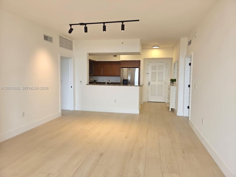 For Rent: $3,490 (2 beds, 2 baths, 1162 Square Feet)