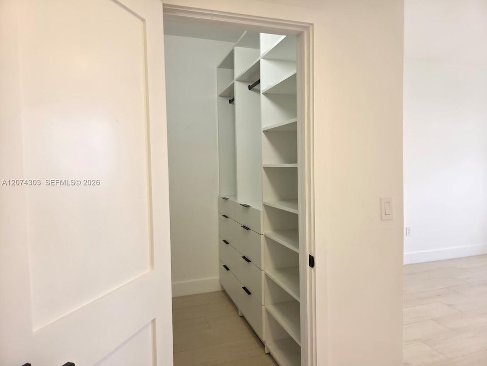 For Rent: $3,490 (2 beds, 2 baths, 1162 Square Feet)