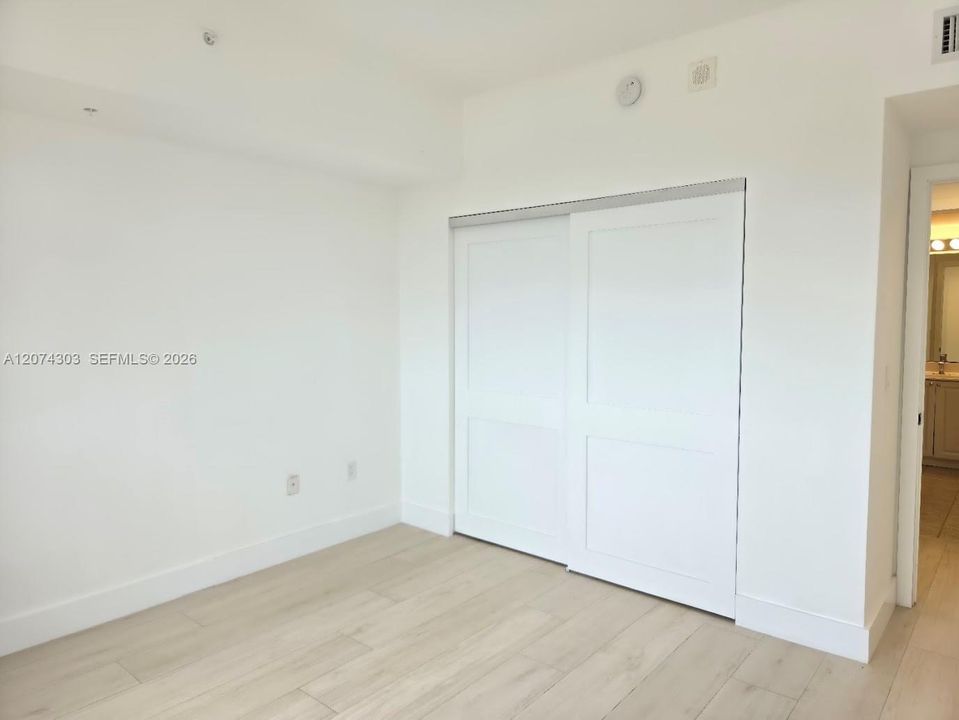 For Rent: $3,490 (2 beds, 2 baths, 1162 Square Feet)