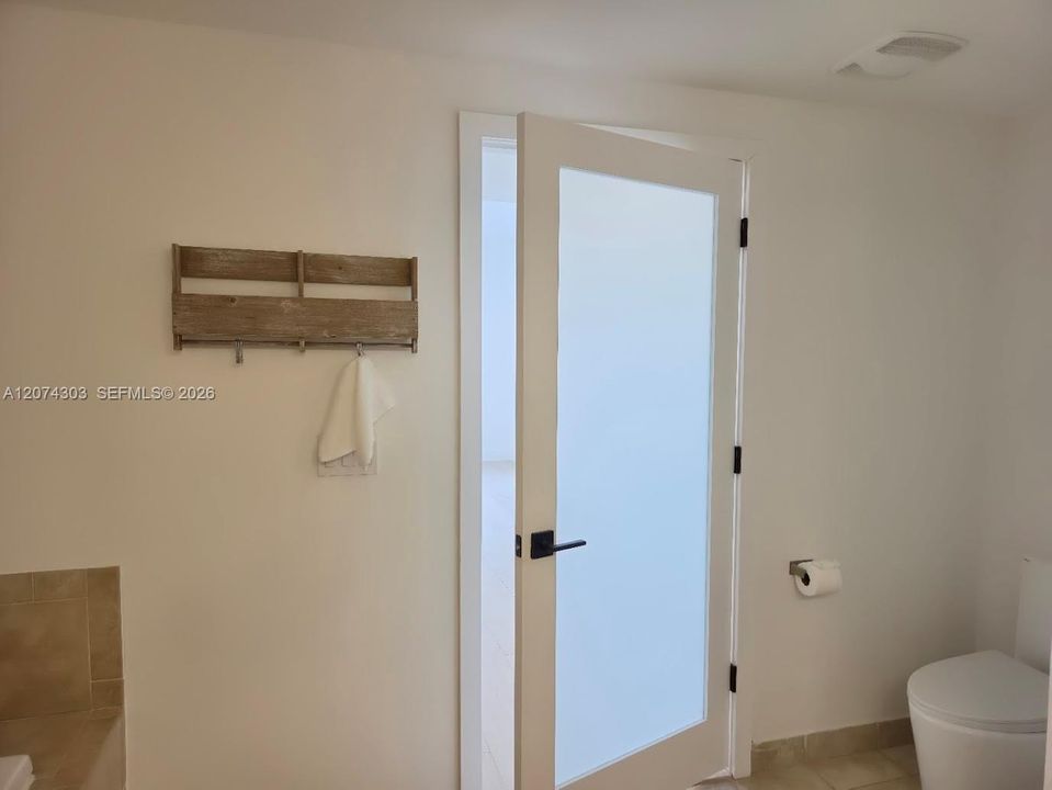 For Rent: $3,490 (2 beds, 2 baths, 1162 Square Feet)