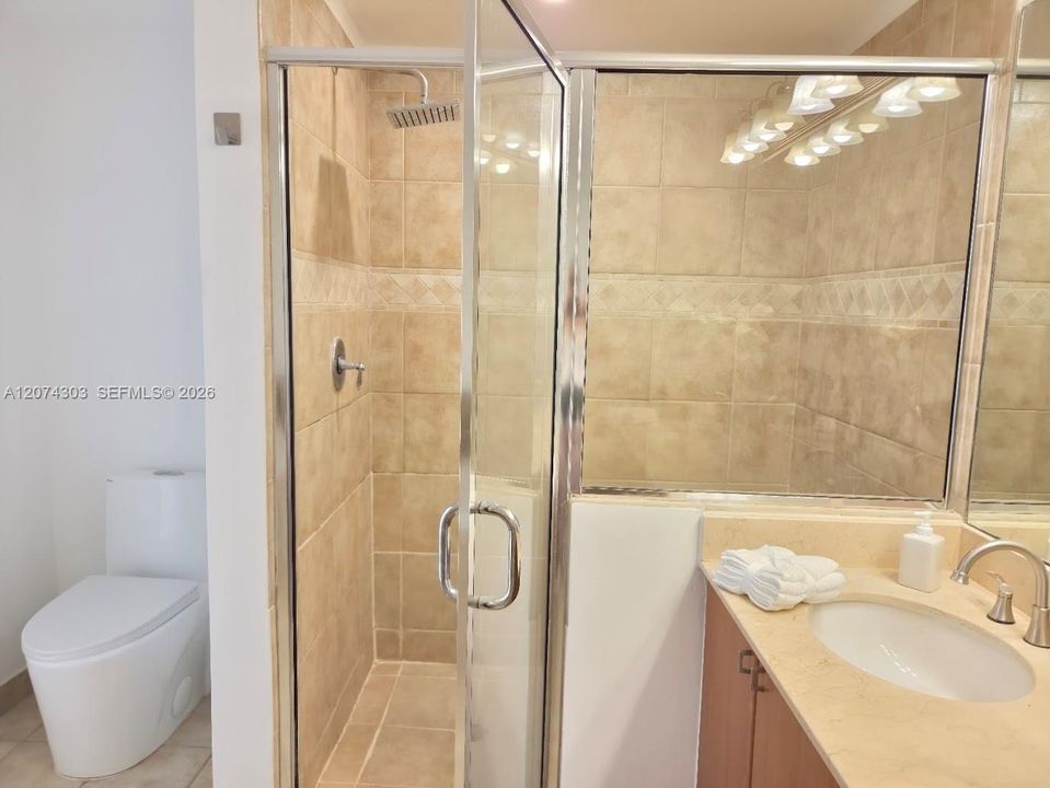 For Rent: $3,490 (2 beds, 2 baths, 1162 Square Feet)
